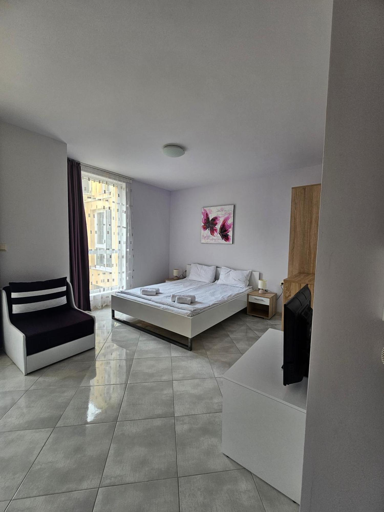 Olympia Complex 2*