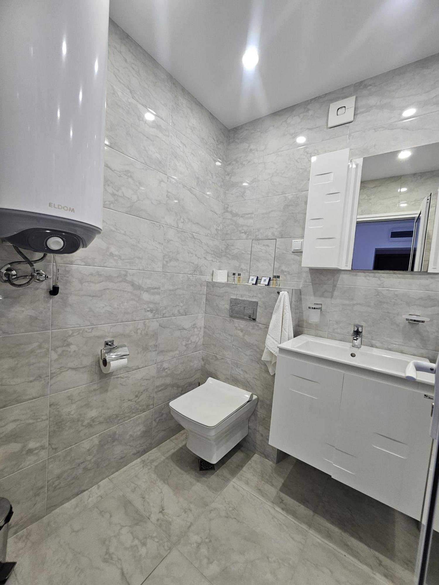 Olympia Complex 2*